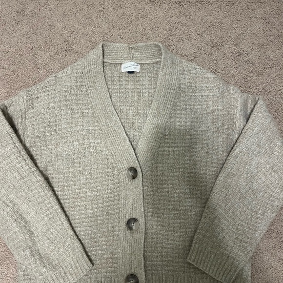 Universal Thread Women's Light Brown Cardigan - Picture 2 of 3